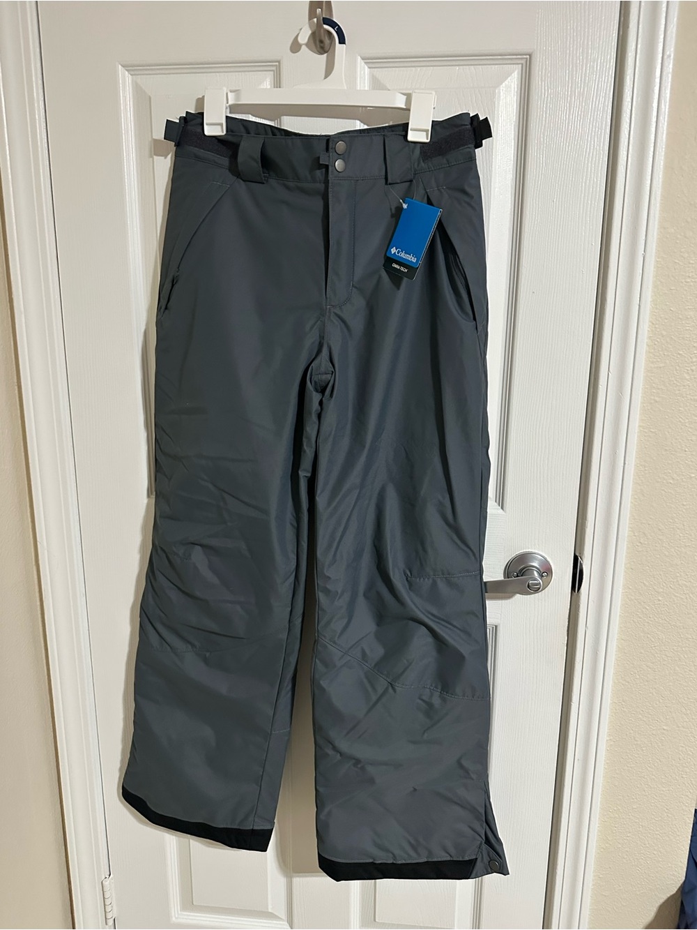 Columbia women’s Dark Gray Snow/Ski Pants NWT